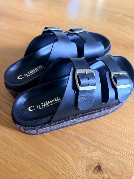 La CANADIENNE Shoes - Subcategory Identification